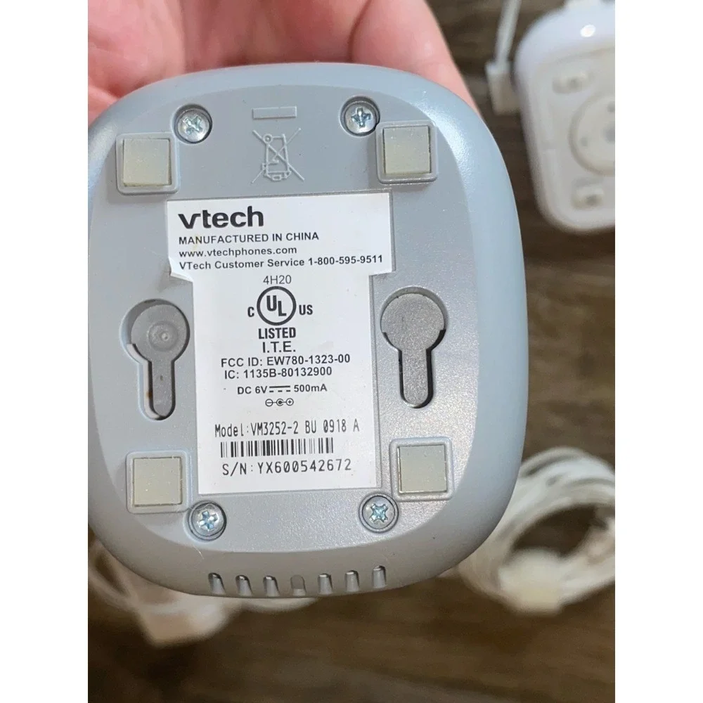 VTech VM3252-2, 2.8in Digital Video Baby Monitor, With Two Cameras Night Vision